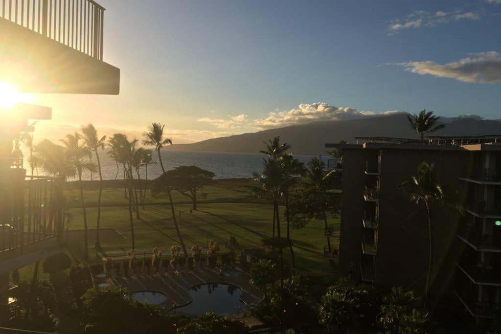 Oceanfront Penthouse With Amazing Views At Kauhale Makai Apartment คิเฮอิ ภายนอก รูปภาพ