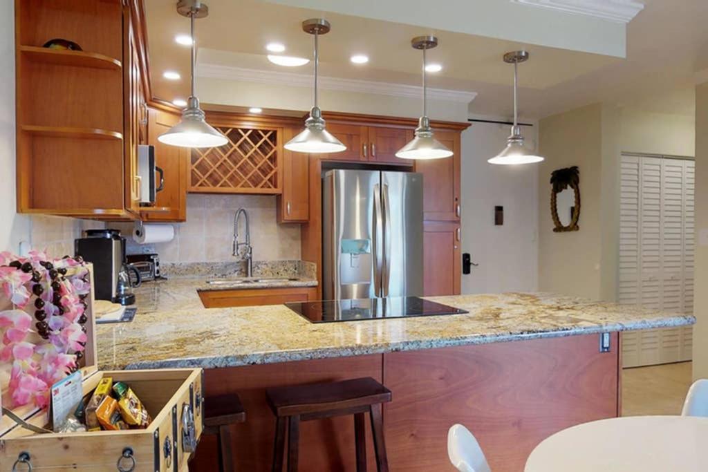 Oceanfront Penthouse With Amazing Views At Kauhale Makai Apartment คิเฮอิ ภายนอก รูปภาพ